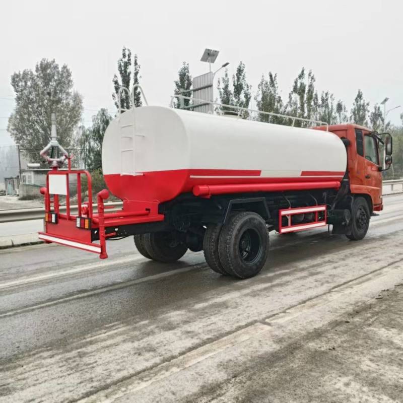 东风天锦12方洒水车