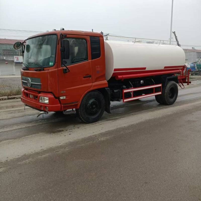 东风天锦12方洒水车