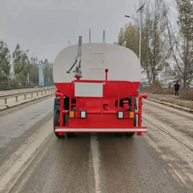 东风天锦12方洒水车