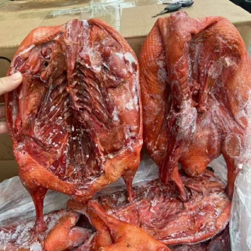 卤板鸭五香板鸭8成熟油麻鸭芝麻鸭甜皮鸭工厂批发