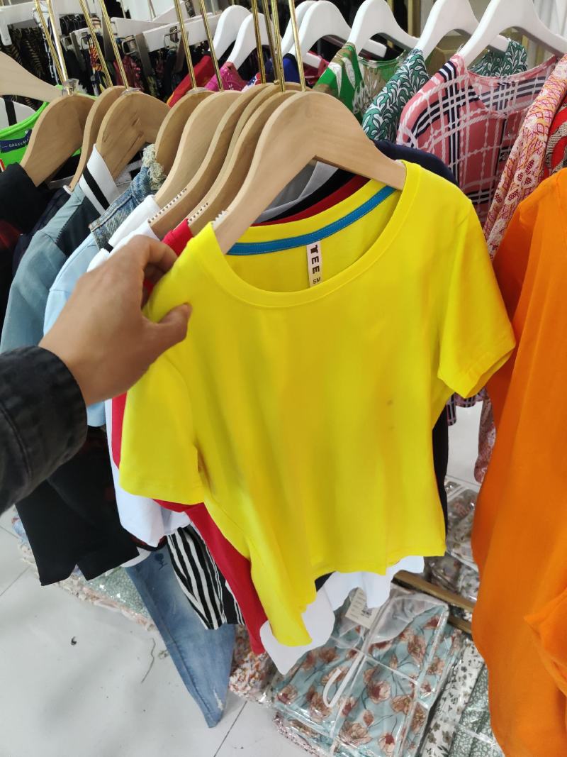 精品品牌童装。
