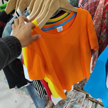 精品品牌童装。