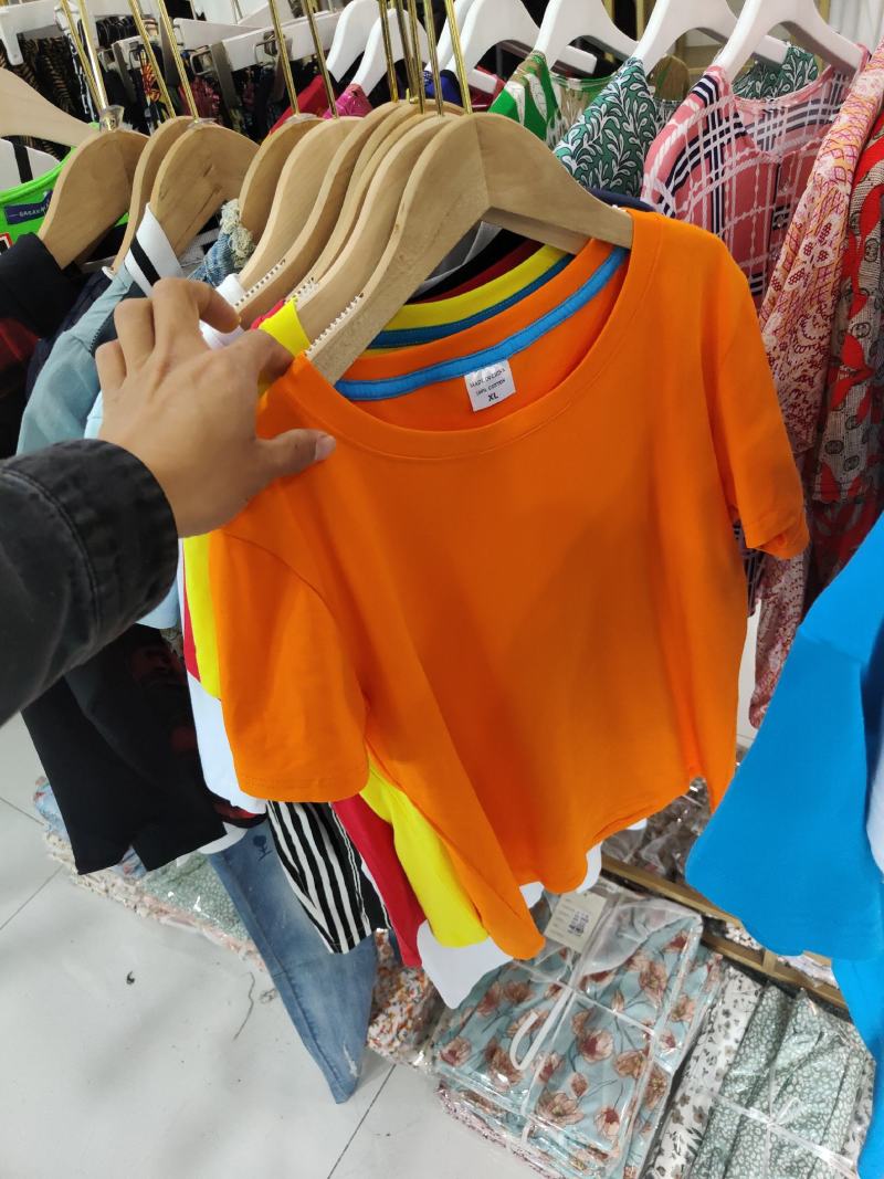 精品品牌童装。