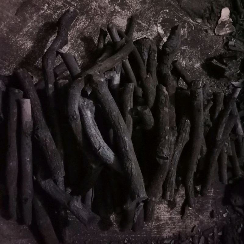 个种类杂木原木炭，自己烧的