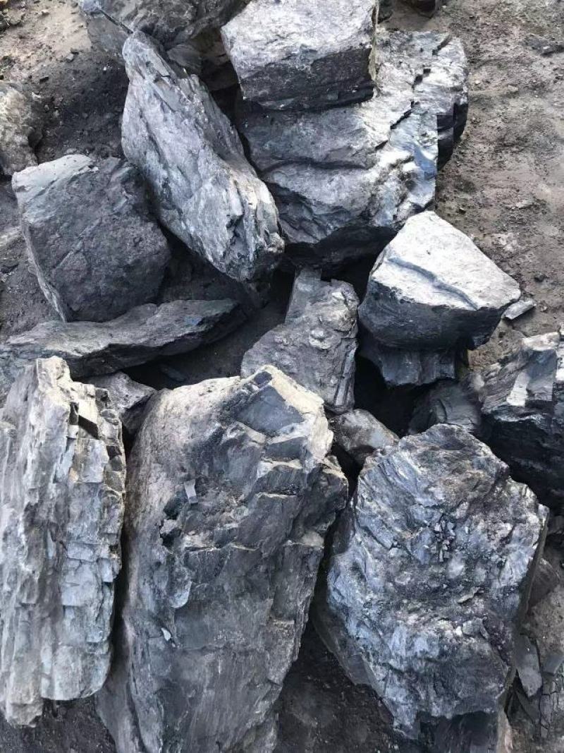 云南柴煤大块烤烟民用烤火烧烤，化白灰不结渣