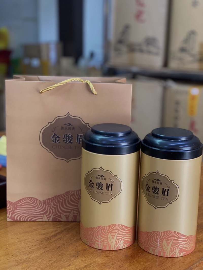 金骏眉一斤送一套茶具，茶叶不满意直接退换包邮。