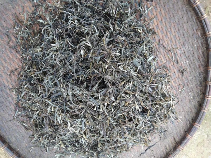 纯手工制作的野生古树茶
