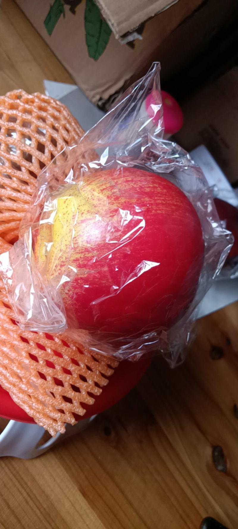 农民自种的加力果苹果，质量好3斤为—件包邮。