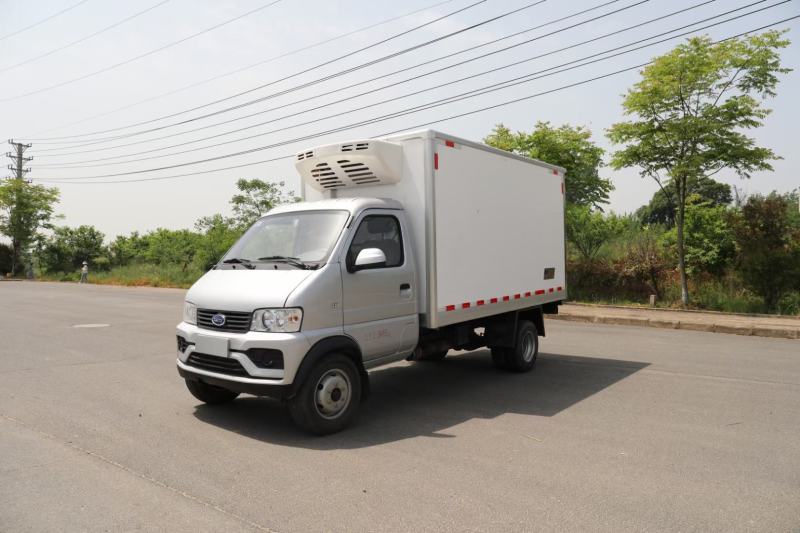 3.2米小型冷藏车