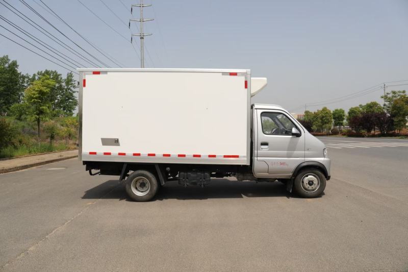 3.2米小型冷藏车