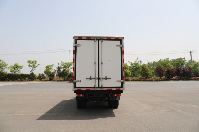 3.2米小型冷藏车