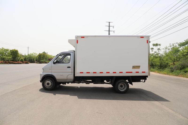 3.2米小型冷藏车