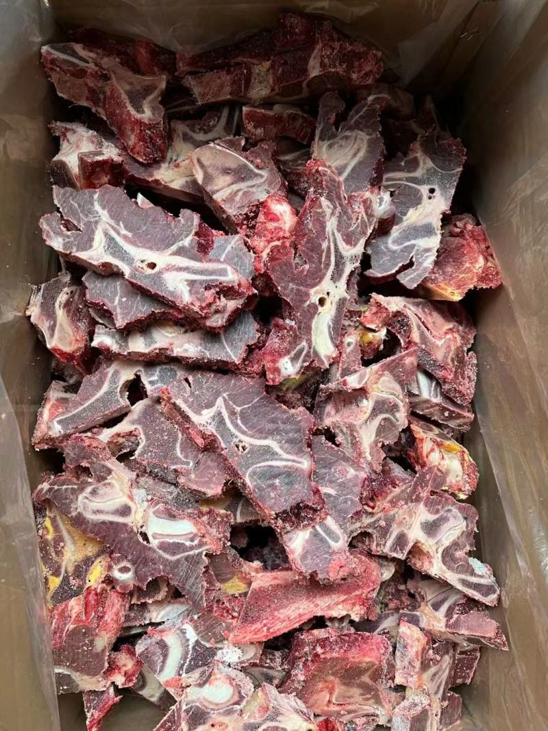 牛脖骨，价格合适，自助骨头锅专用，可加工锯断