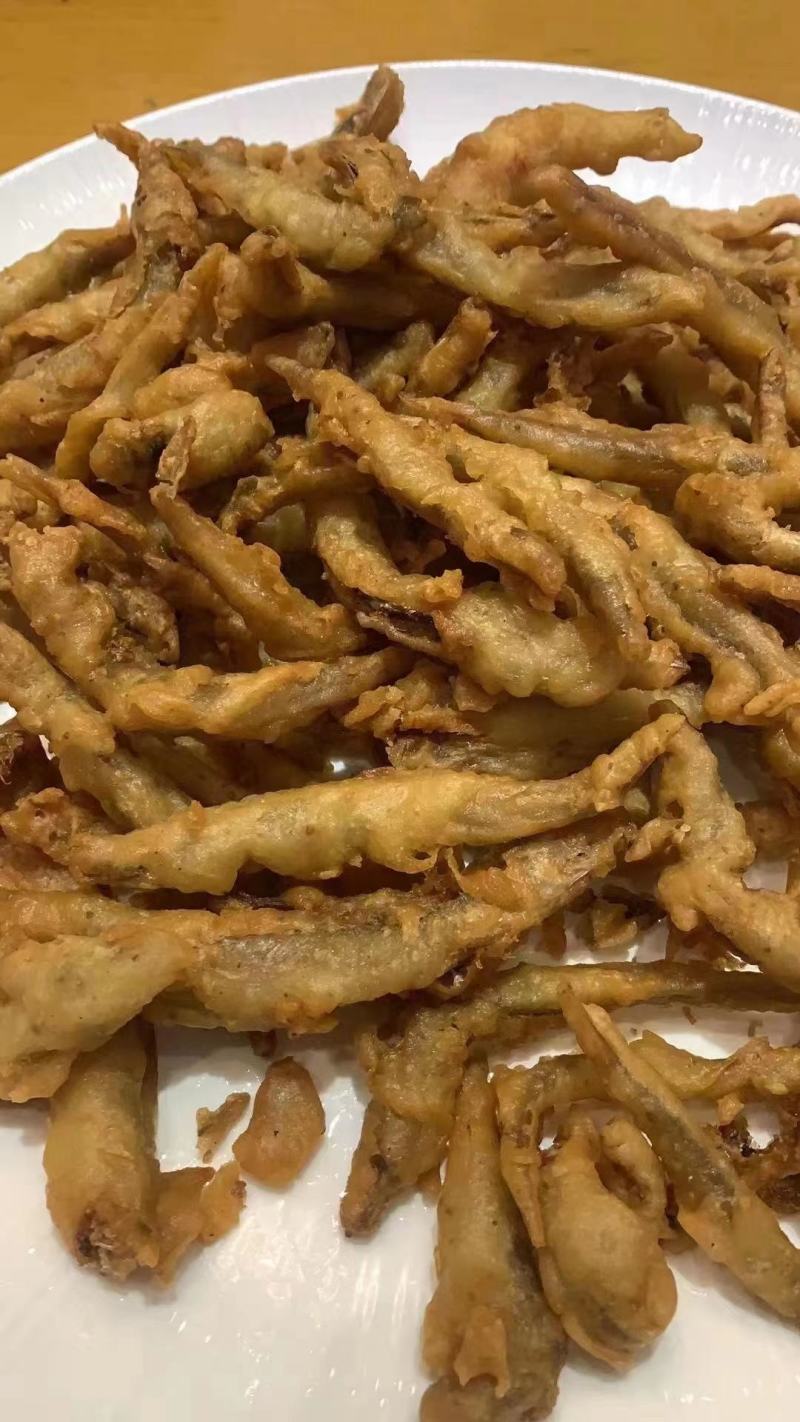 炸泥鳅，八九成熟，加热即食，方便美味，一件20斤