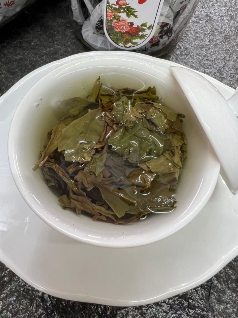 花香牡丹小圆饼，配上封密储存罐，一斤两罐装