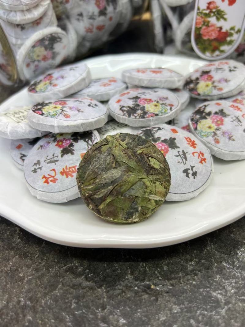 花香牡丹小圆饼，配上封密储存罐，一斤两罐装