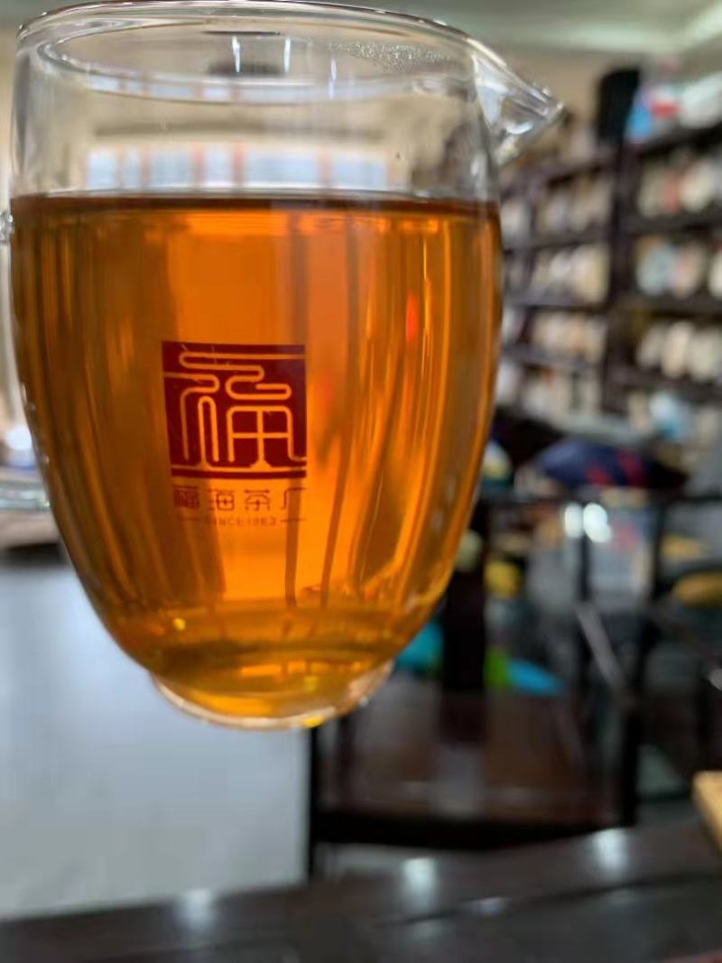 2015年勐海天茗茶厂老班章，味正，质厚，醇滑