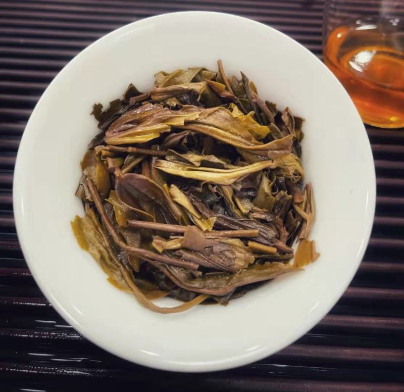 2015年勐海天茗茶厂老班章，味正，质厚，醇滑
