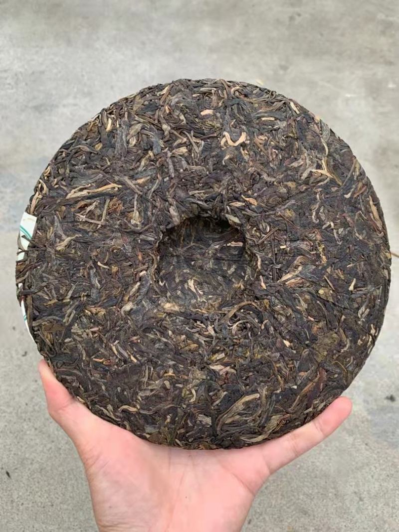 2015年勐海天茗茶厂老班章，味正，质厚，醇滑