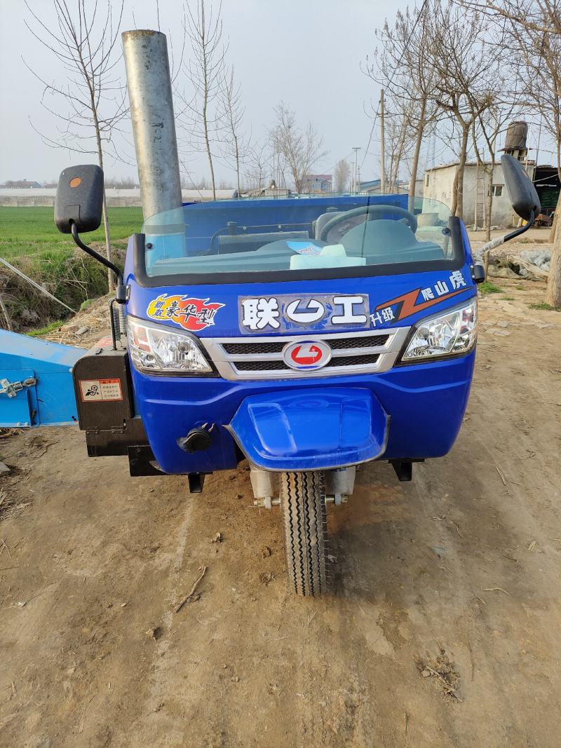 农用三轮铡草车，五征三轮移动式铡草揉丝一体机，