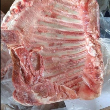 羊排草原羔羊全排，肉质细腻，品质新鲜！适合烧烤，卤炖。