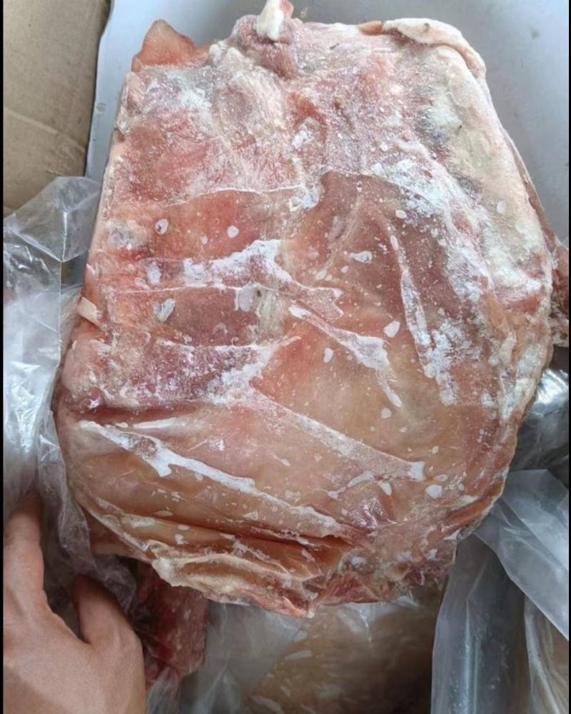 羊排草原羔羊全排，肉质细腻，品质新鲜！适合烧烤，卤炖。