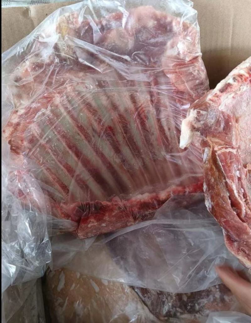 羊排草原羔羊全排，肉质细腻，品质新鲜！适合烧烤，卤炖。