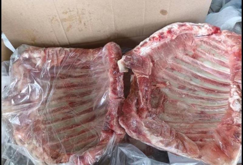 羊排草原羔羊全排，肉质细腻，品质新鲜！适合烧烤，卤炖。