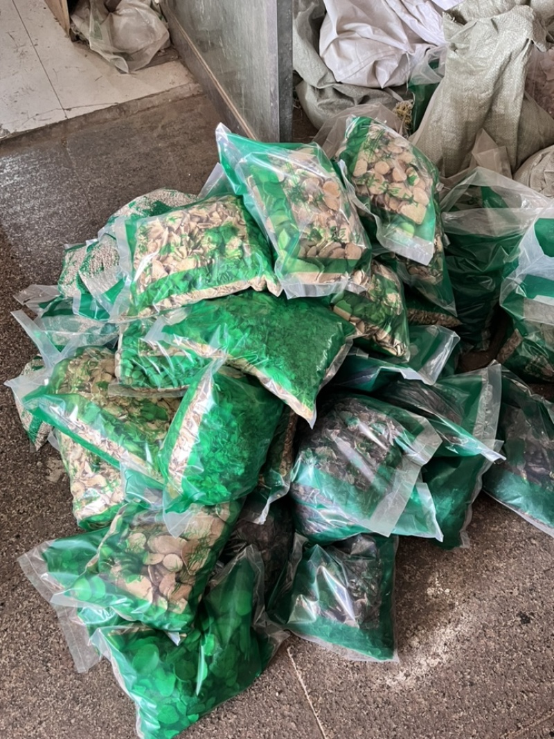 威灵仙中药材威灵仙质量好价格低批发各种中药材