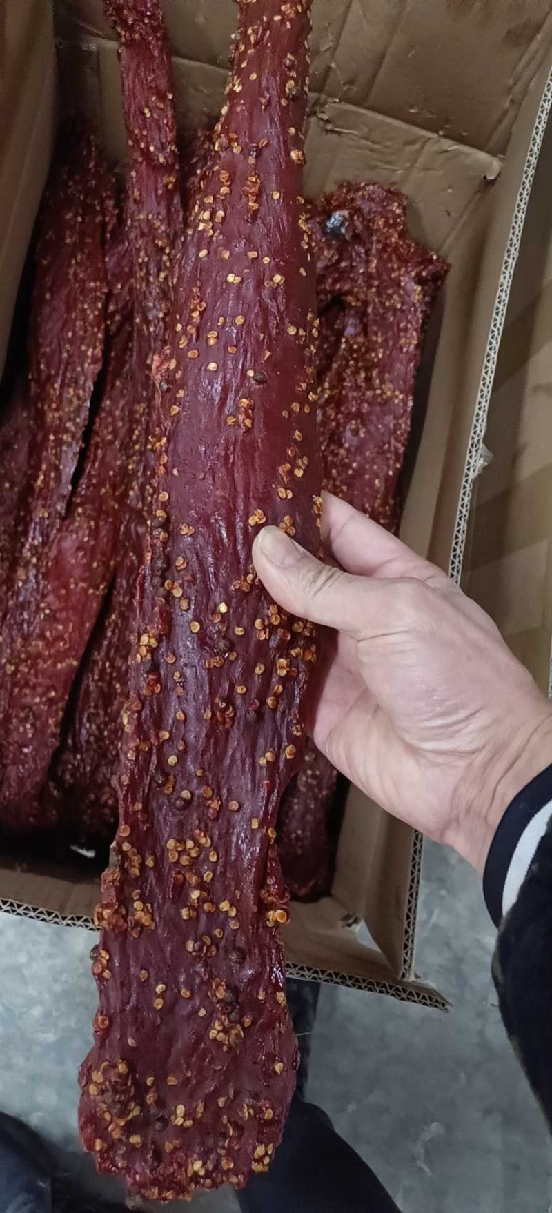 里脊大块，里脊肉，里脊棒，麻辣五香两个口味，厂家直销