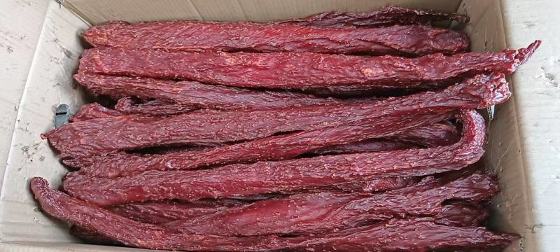 里脊大块，里脊肉，里脊棒，麻辣五香两个口味，厂家直销