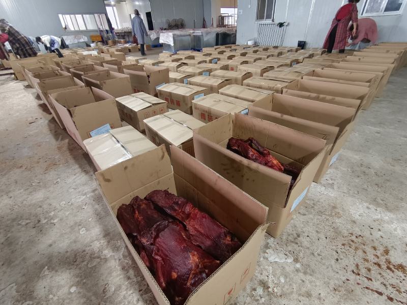 里脊大块，里脊肉，里脊棒，麻辣五香两个口味，厂家直销