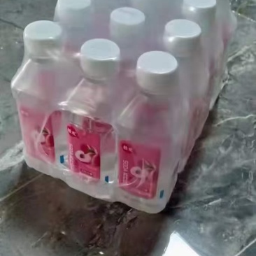 小个位数，轻欢苏打水2021/8月350毫升12瓶8