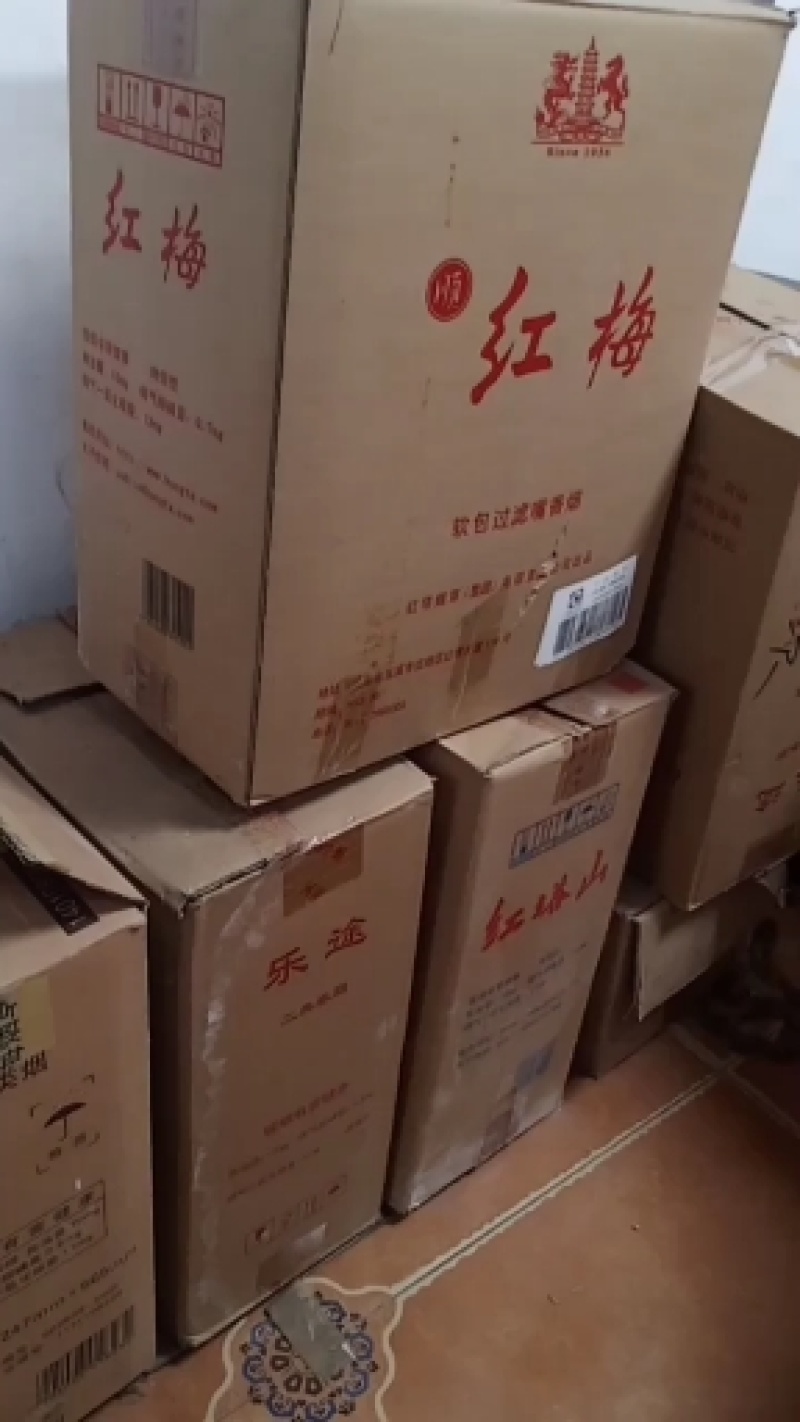自种干草菇，质优价廉，一首货源，没有中间商。