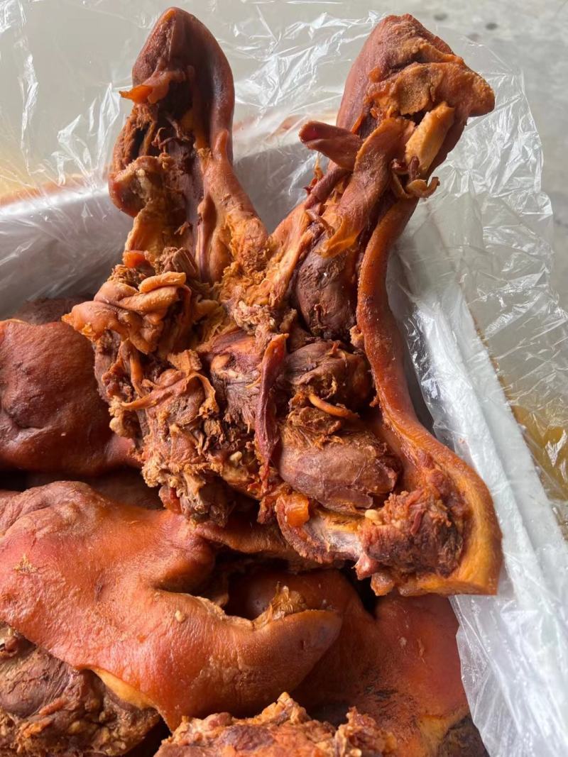 全熟无骨卤猪头肉都，味道到味颜色好看价格实惠