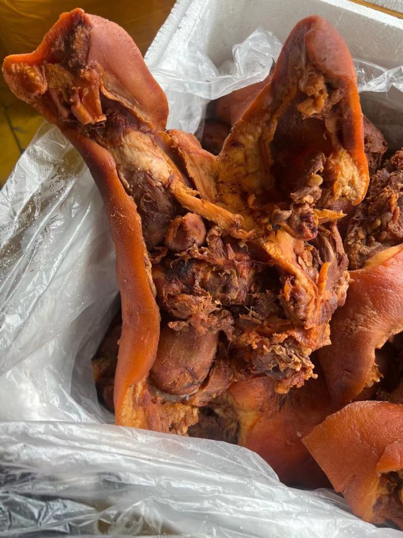 全熟无骨卤猪头肉都，味道到味颜色好看价格实惠