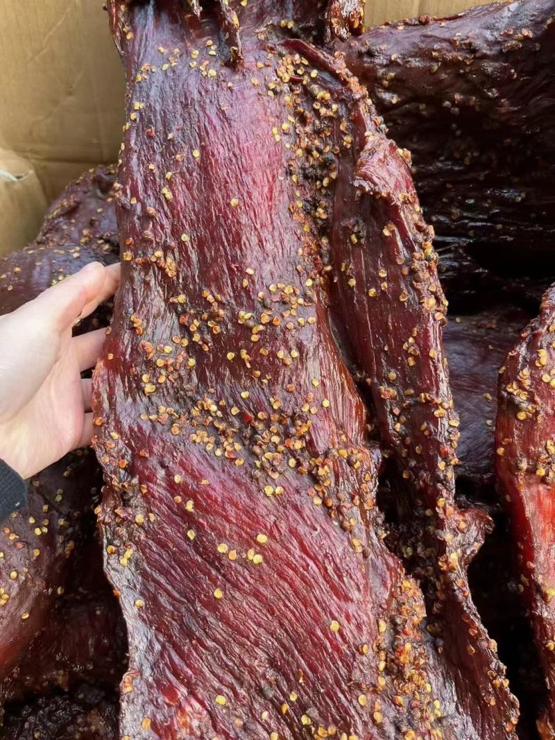 大块肉干度好味道不错麻辣五香两种口味厂家直销批发价格美丽
