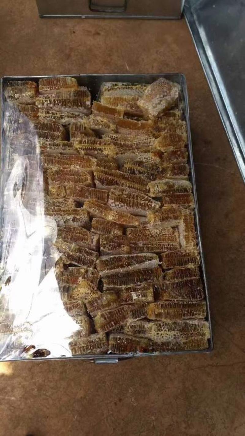 蜂巢蜜正宗蜂巢蜜现卖现割非常新鲜产地直销价格实惠