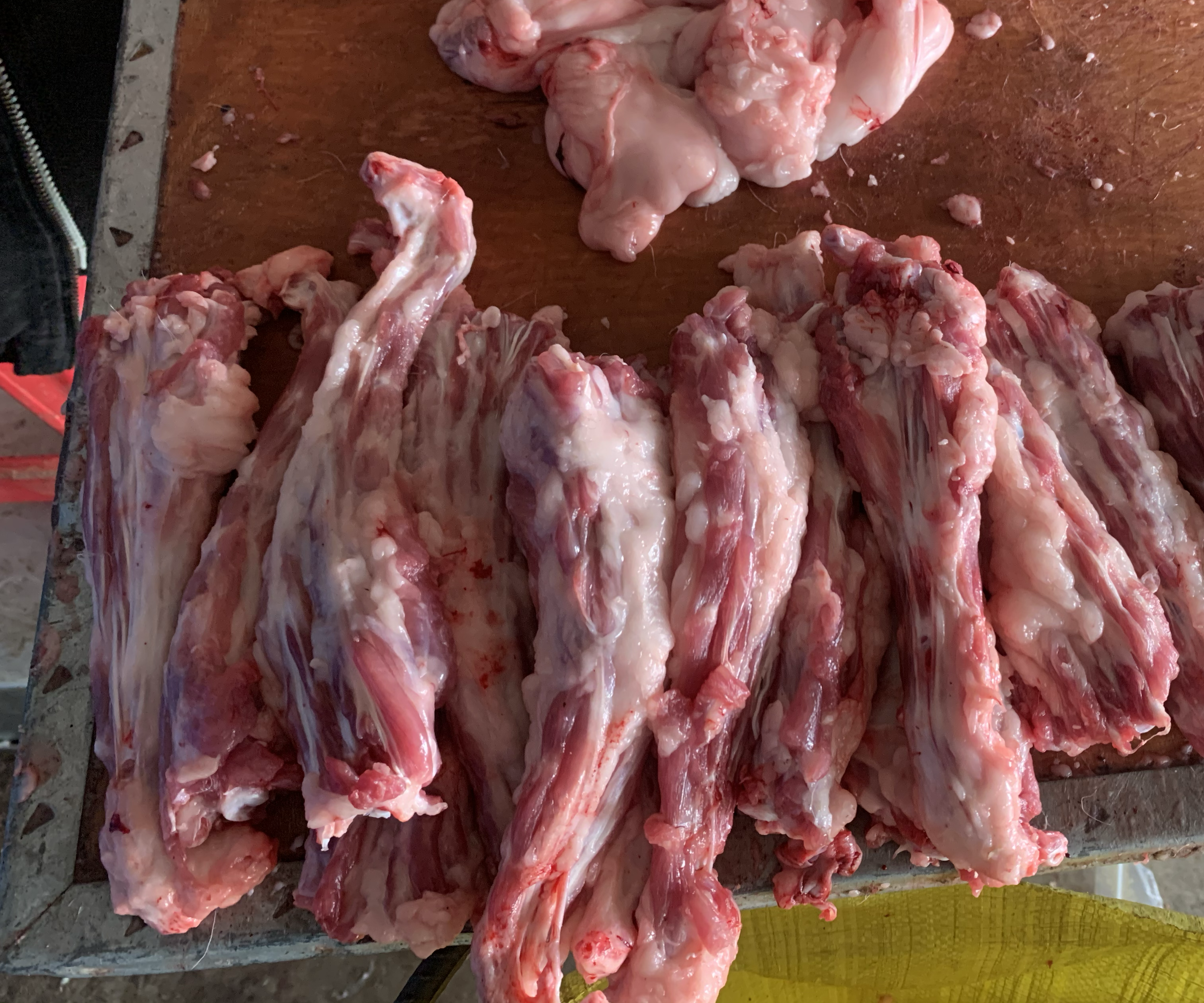 鲜白条羊切面展示图