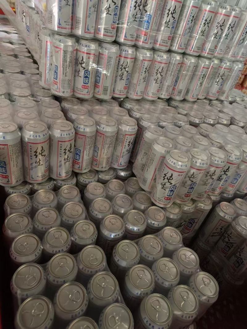 夏季热销产品啤酒纯生和小麦王都有500ml一瓶江湖地摊批