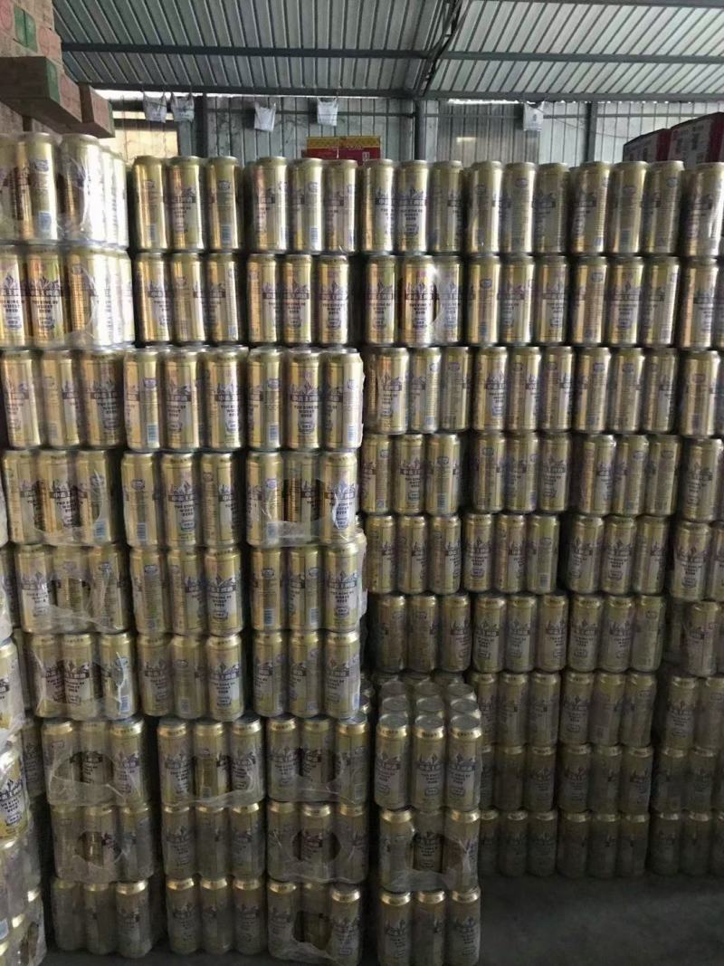 夏季热销产品啤酒纯生和小麦王都有500ml一瓶江湖地摊批
