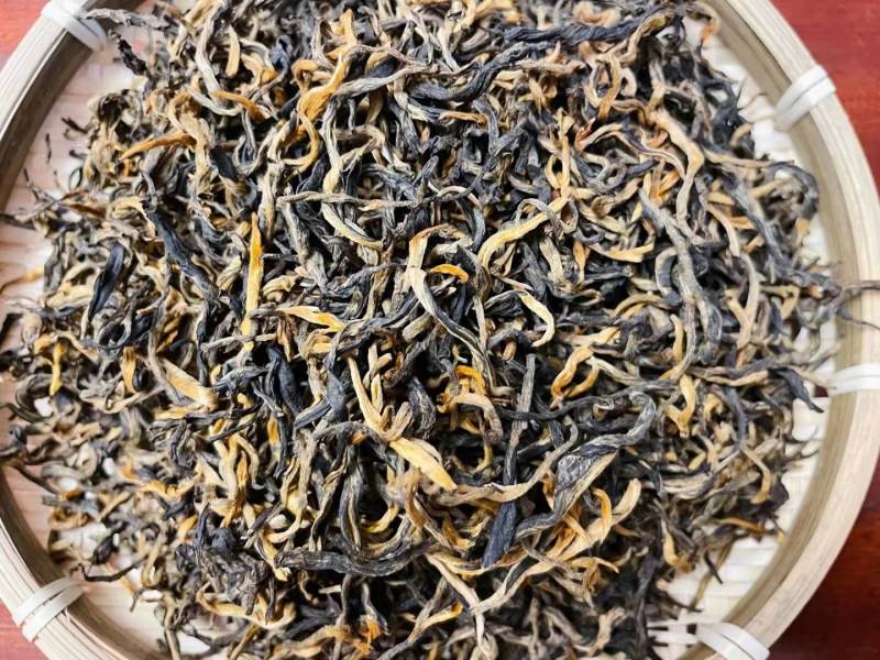 【精品】2025古树红茶，薯香，蜜香，汤色透亮，金黄