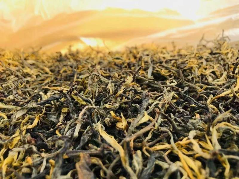 【精品】2025古树红茶，薯香，蜜香，汤色透亮，金黄