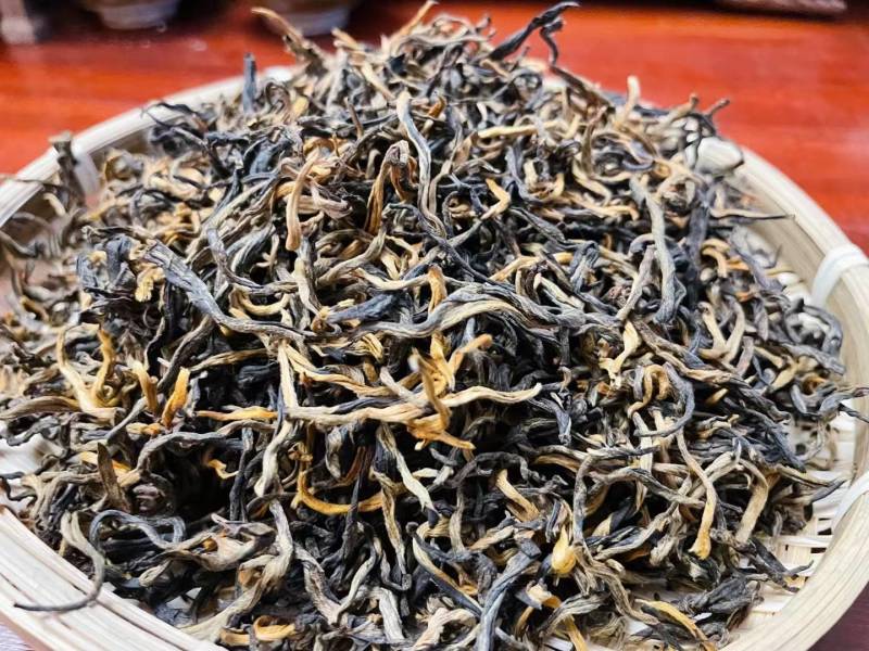 【精品】2025古树红茶，薯香，蜜香，汤色透亮，金黄