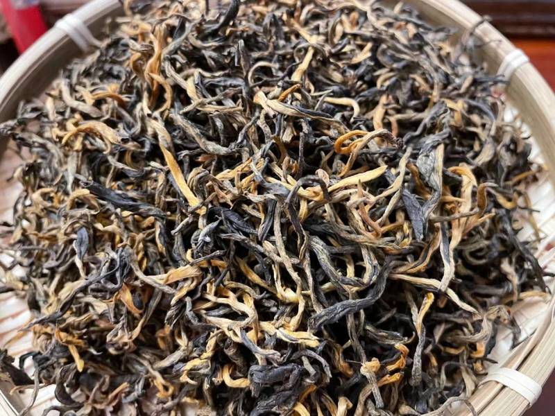 【精品】2025古树红茶，薯香，蜜香，汤色透亮，金黄