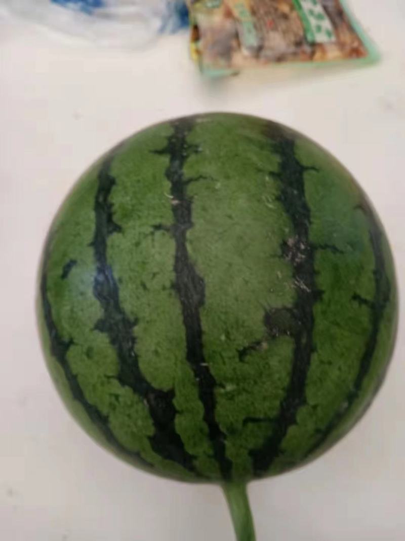 精品西瓜，大量上市，产地直销，品质保障，薄皮包熟包甜