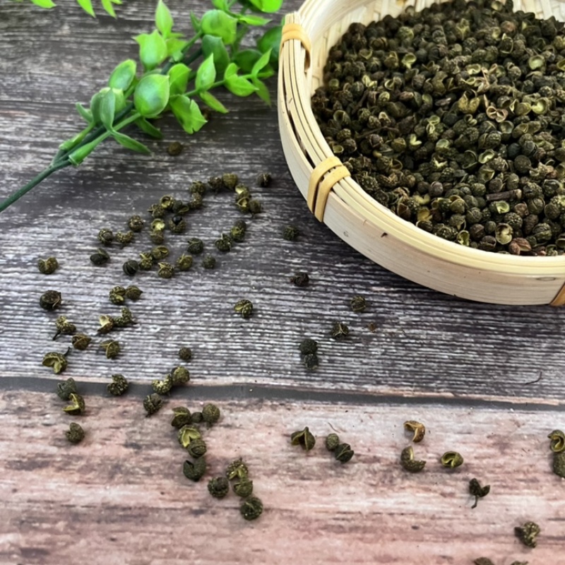 麻椒实物拍摄颜色好看原产地一手货源青麻椒特香特辣