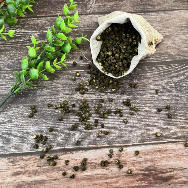 麻椒实物拍摄颜色好看原产地一手货源青麻椒特香特辣