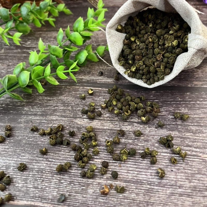 麻椒实物拍摄颜色好看原产地一手货源青麻椒特香特辣