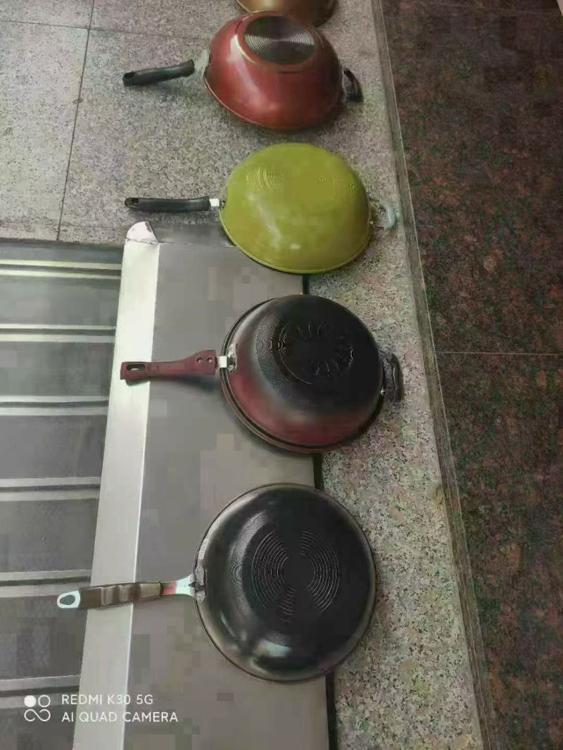 跑江湖地摊热卖货源展销会赶集精品品牌不粘锅炒锅库存锅批发